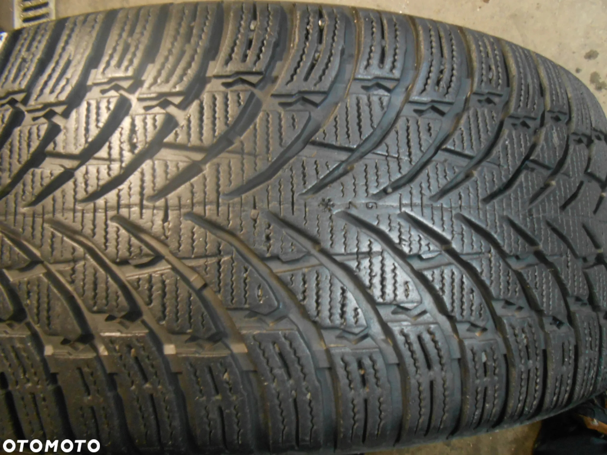 OPONA POJEDYNKA 245/50R19 NOKIAN WR SUV 4 DOT 0322 7.4MM - 2