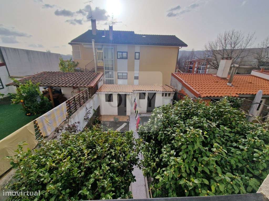 Moradia T4 mobilada e equipada na Rua Santo Condestável - Grande imagem: 4/18