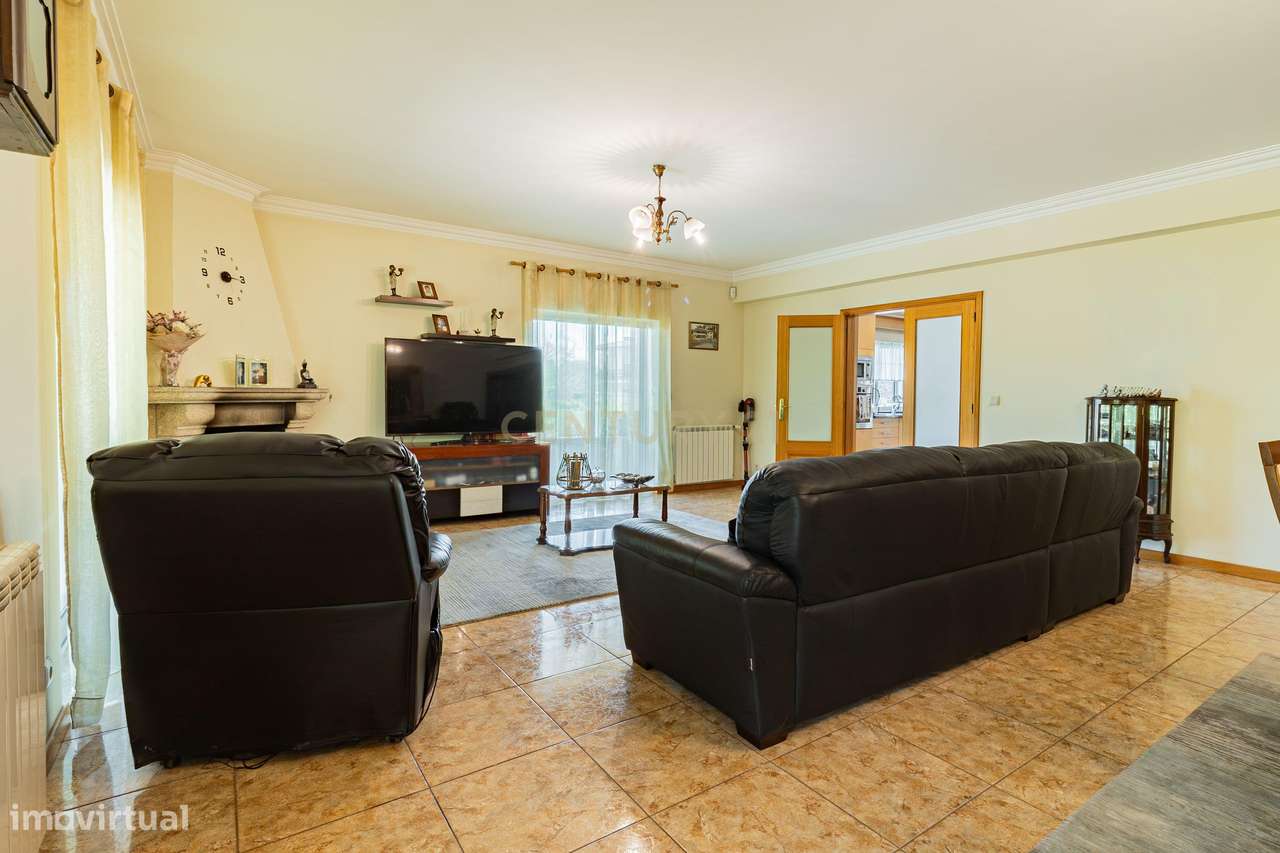 Moradia T4 Independente com Piscina, em Fiscal Amares - Grande imagem: 5/53