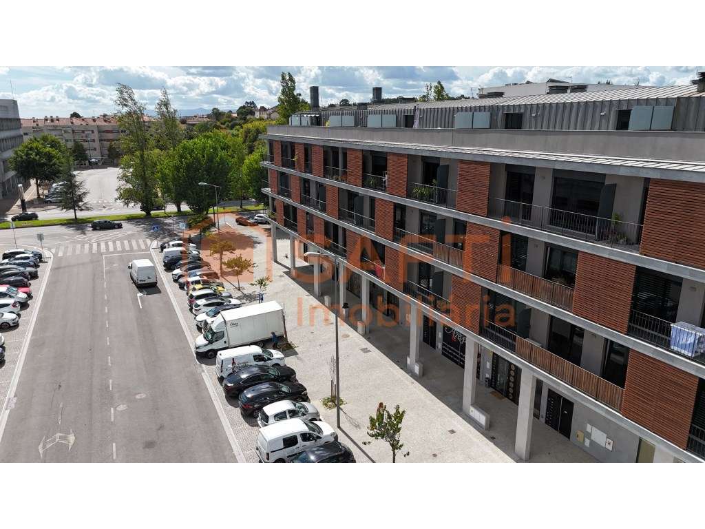 T5 duplex, com Garagem em Viseu - Grande imagem: 2/51