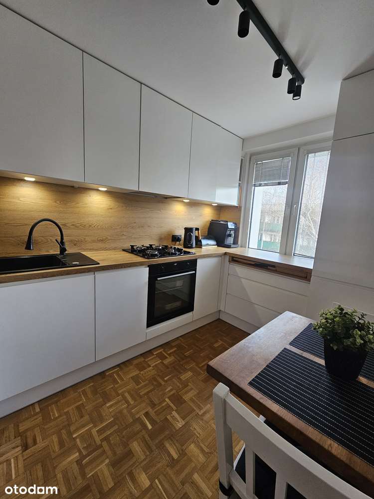 Sprzedam 2-pok. mieszkanie z oddzielną kuchnią –po generalnym remoncie