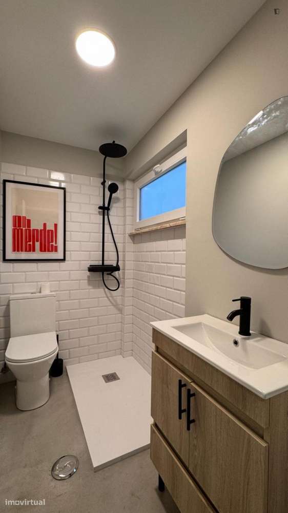 Quarto - localizado em Norton de Matos Coimbra - Grande imagem: 5/8