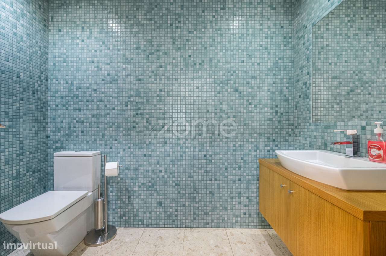 Moradia T3 c/Suítes e Piscina na Quinta das Luzes-42