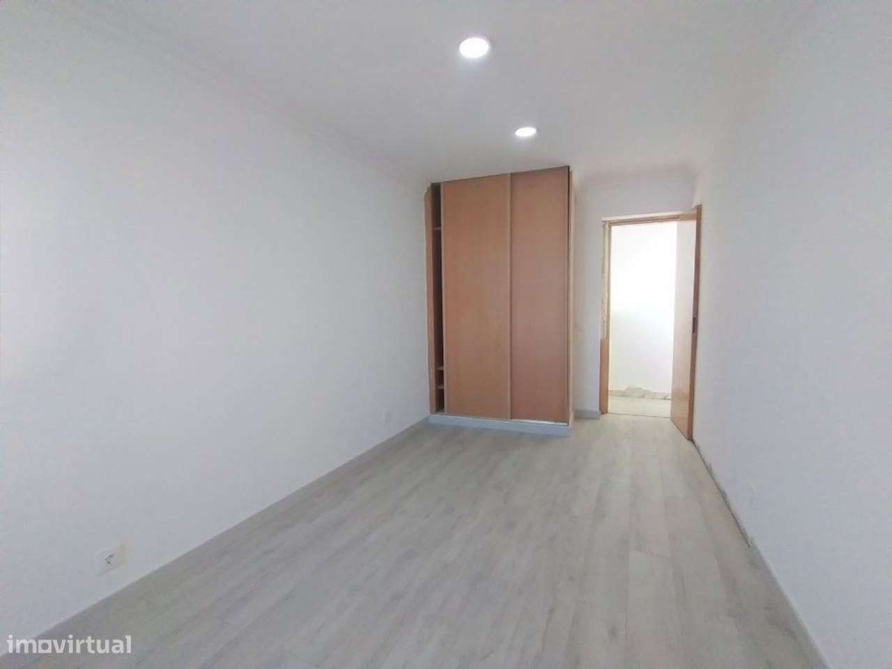 Moradia T4 remodelada na Parede, Cascais-11