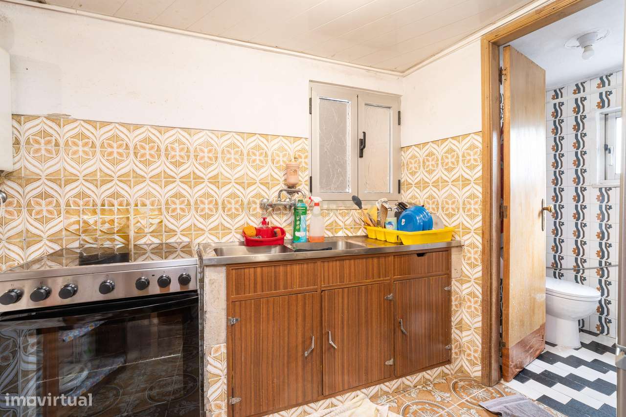 Moradia T2 em São Frutuoso, Ceira-5