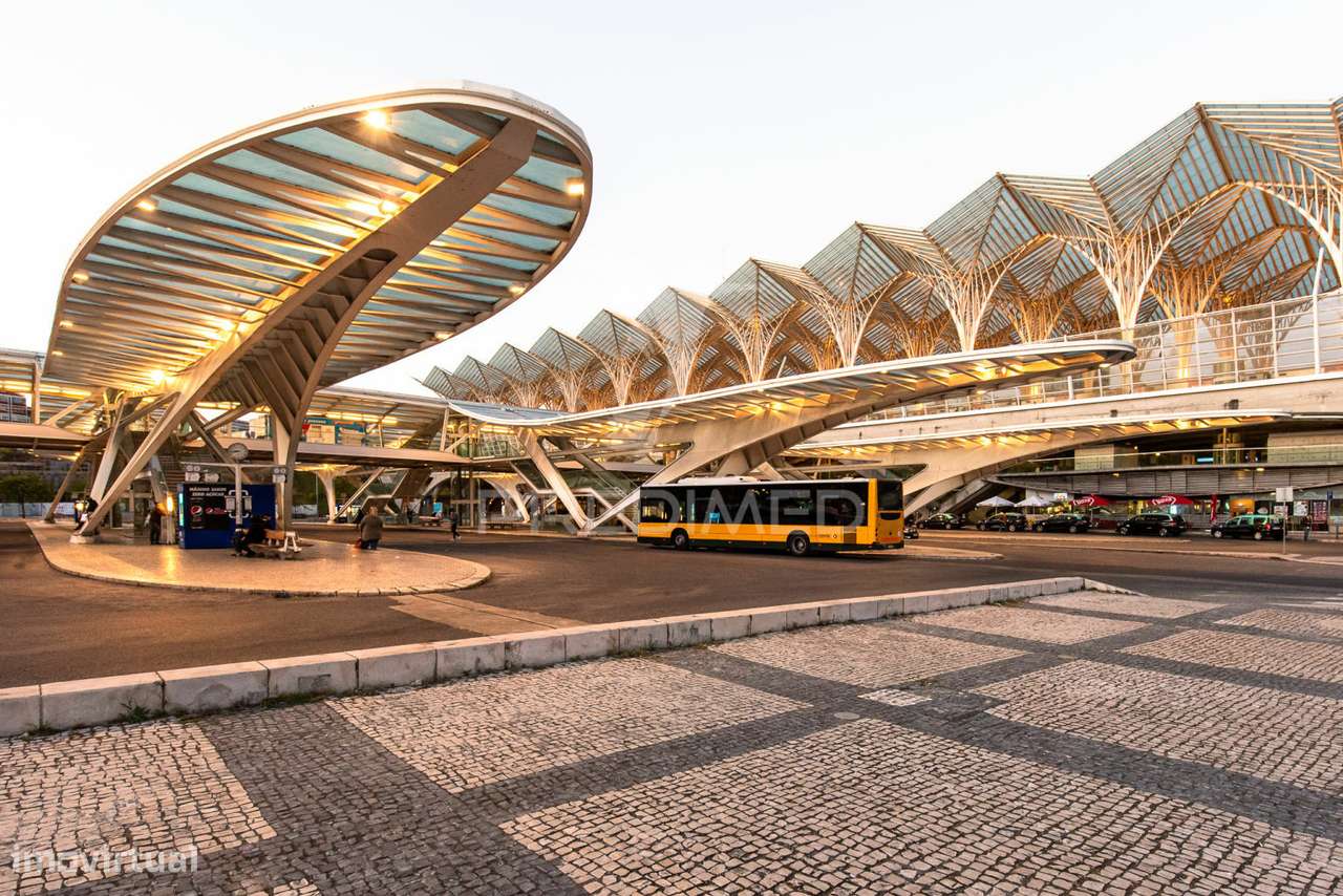 Moradia em zona nobre de Lisboa - Av. Almirante Gago Coutinho - Grande imagem: 5/24