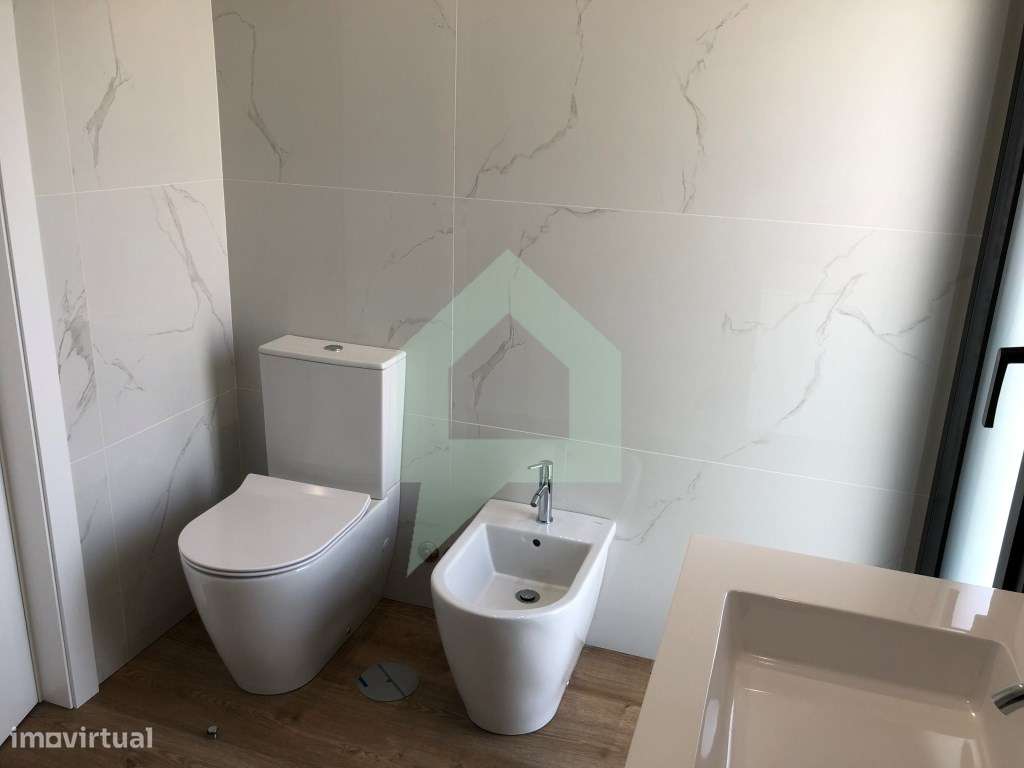 Apartamento T3, como novo, em Barcelos.-11