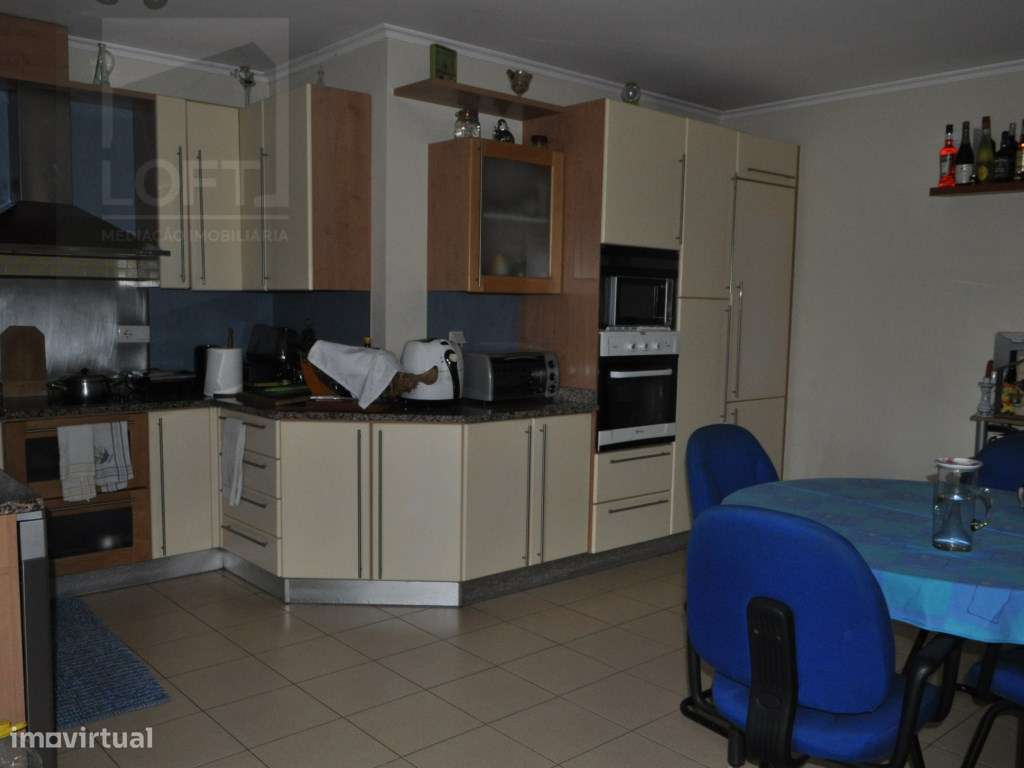 Moradia V4 em Candoso S.Santiago e Mascotelos-24