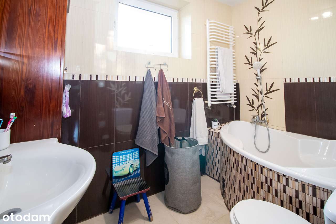 Duży, funkcjonalny dom pod Opolem-11