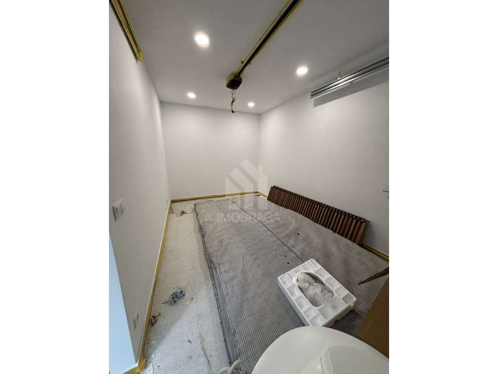 Venda Apartamento T2 Remodelado, em Lomar-12