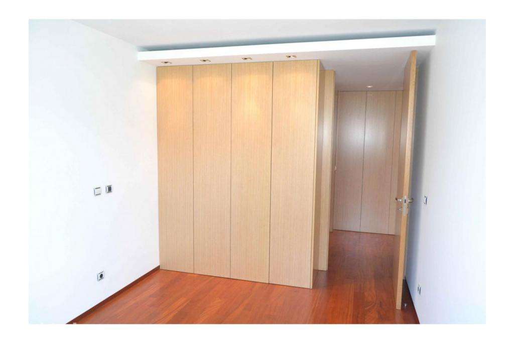 Apartamento T2 com Garagem Fechada na Meadela - Grande imagem: 4/12