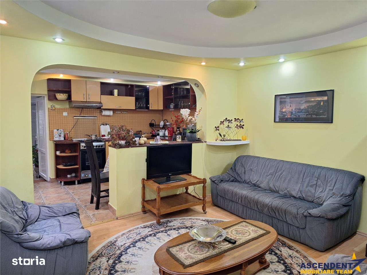 Casa Bartolomeu, pe doua nivele, stil deosebit, curte comuna - Imagine principală: 2/18