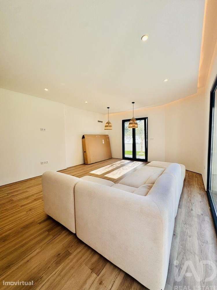 Casa / Villa T4 em Quinta do Conde de 141,00 m2 - Grande imagem: 5/24