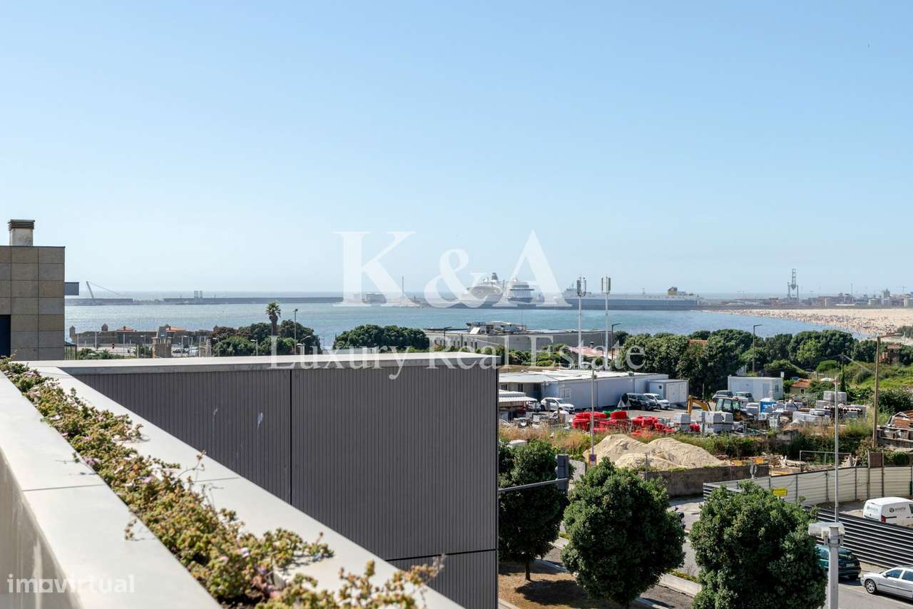 Penthouse T4+1 na Foz com piscina e Vista Mar-1