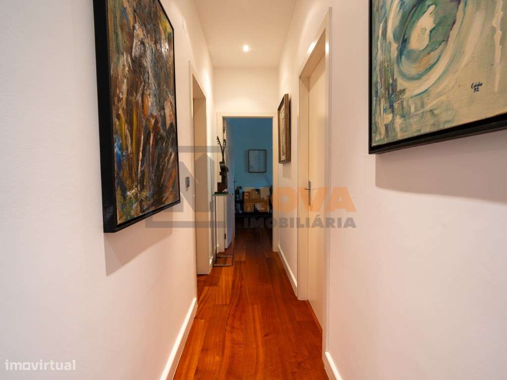 27 ALMEIDA E SOUSA. Uma Residência Histórica em Frente ao Jardim da...-17
