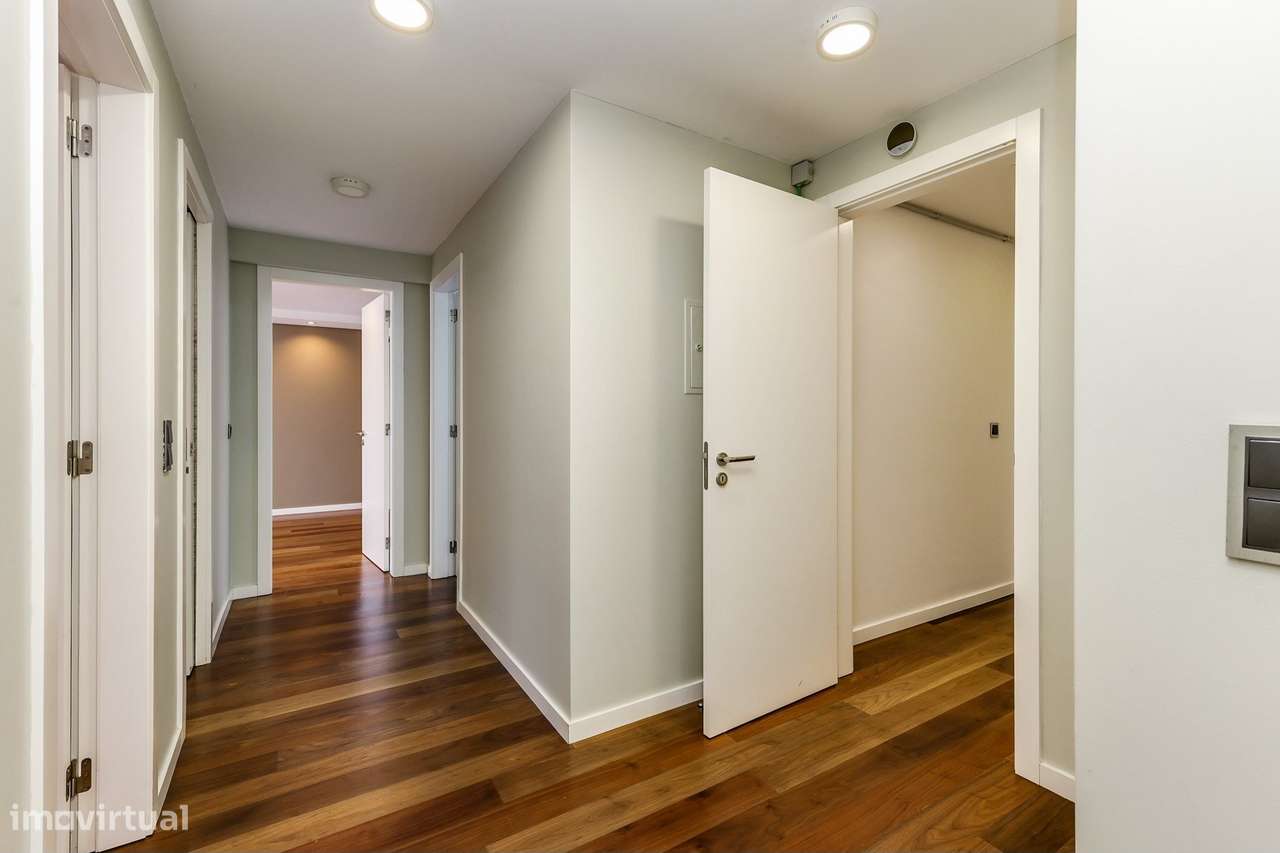 Moradia T5 de Luxo no Estoril — Exclusividade, Conforto e Estilo de Vi-43