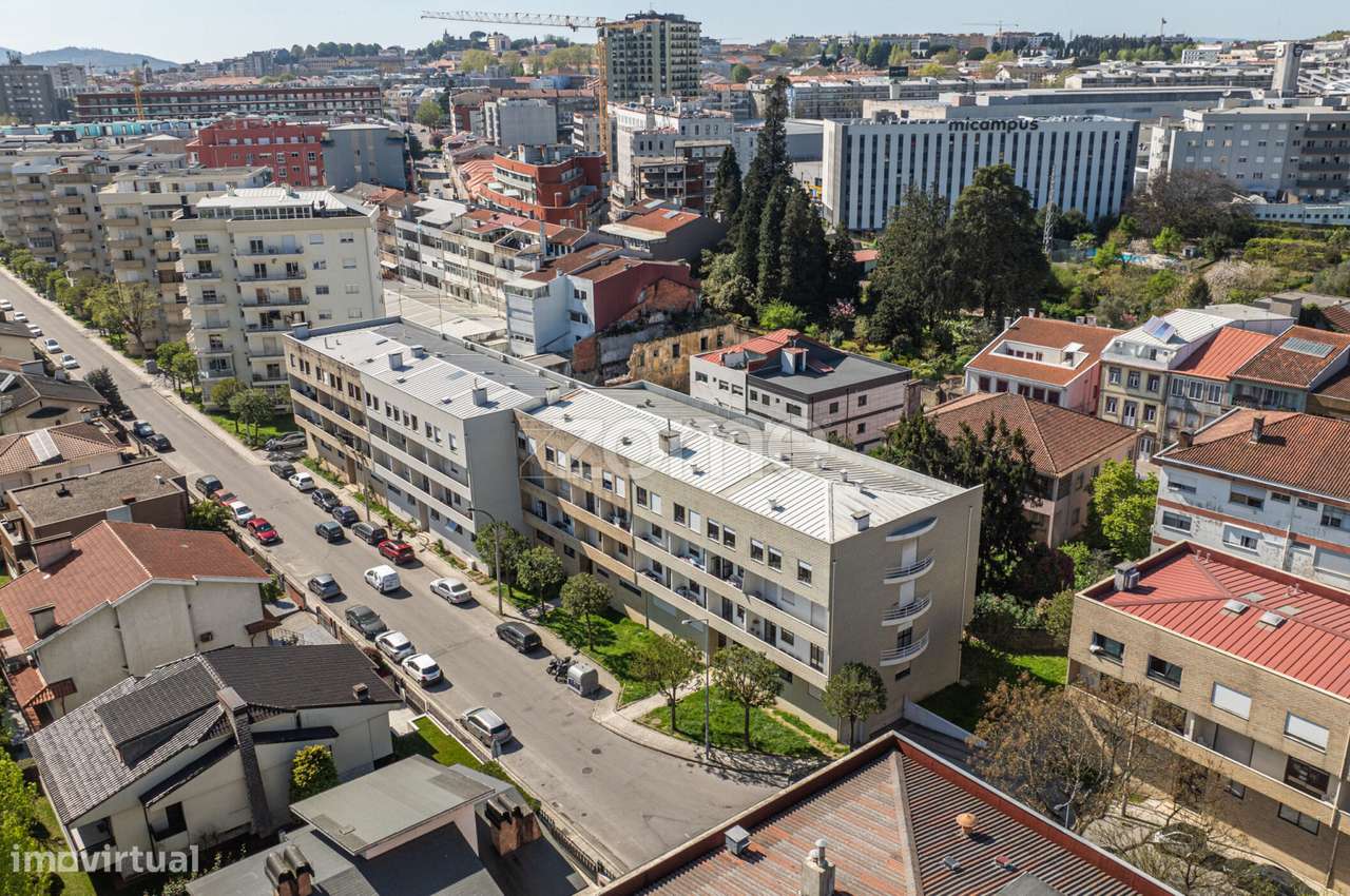 Apartamento, 95 m², Braga (Maximinos, Sé e Cividade) - Grande imagem: 4/26