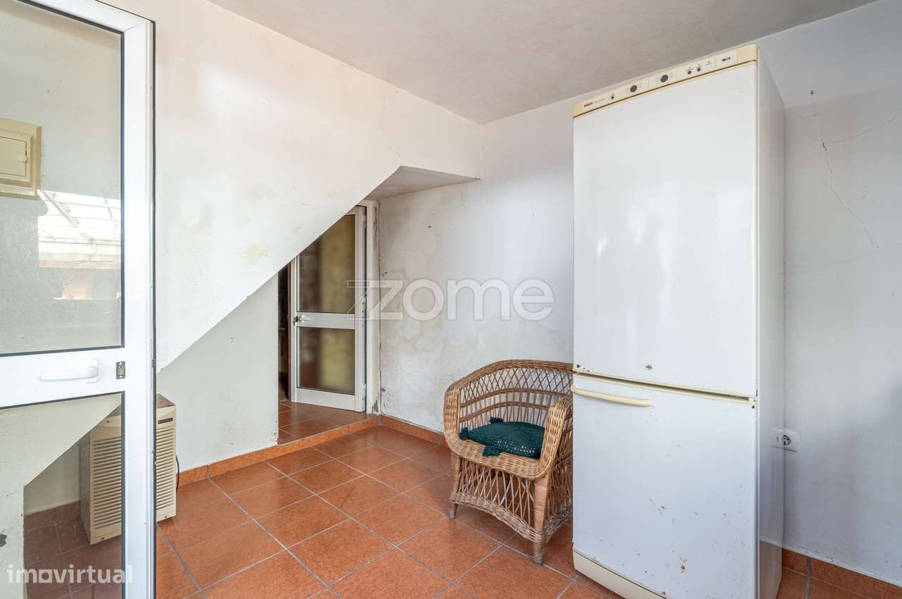 Moradia T6 na Ribeira Brava – Espaço e potencial investimento-27