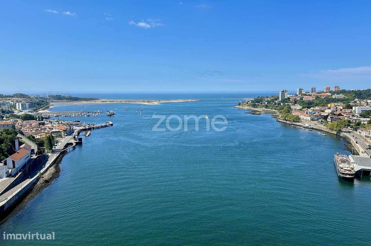 T3 The Yard | Varanda | Jardins da Arrábida - Grande imagem: 2/28