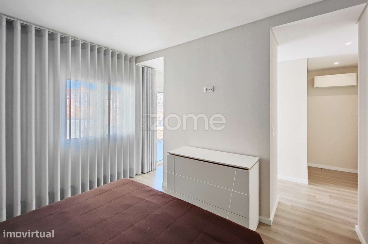 Apartamento T5 Novo em Sacavém-32