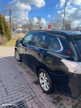 Mitsubishi Outlander PHEV Intense + - 7