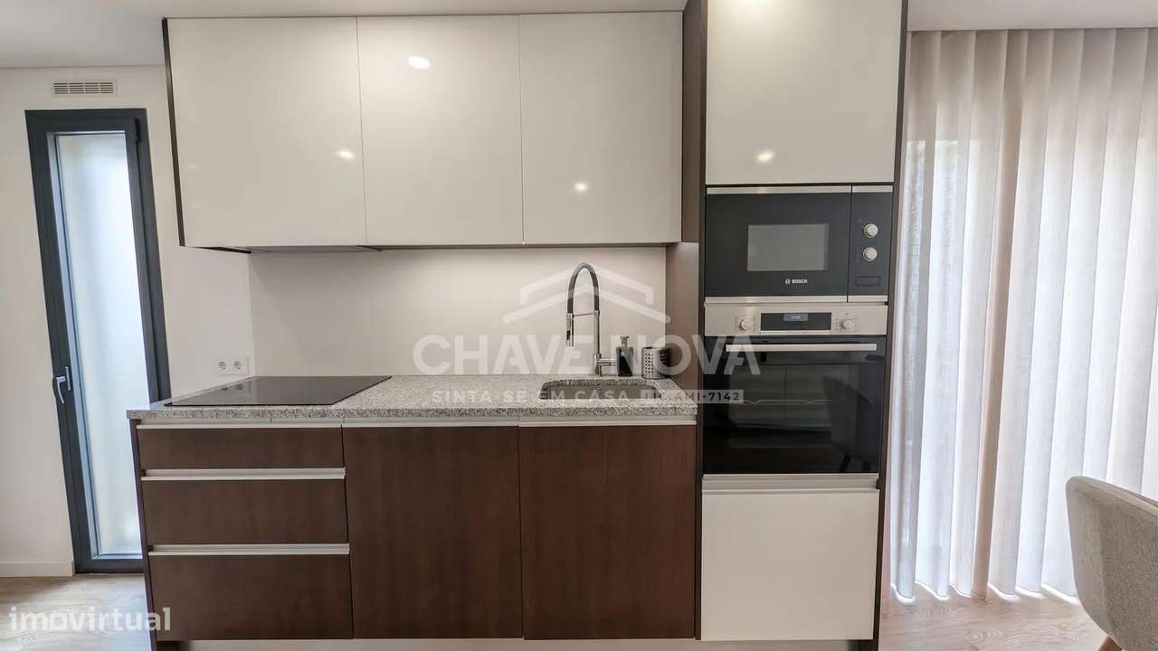Apartamento T3 c/ Terraço (77.35m2) e Garagem Box em Mafamude-12