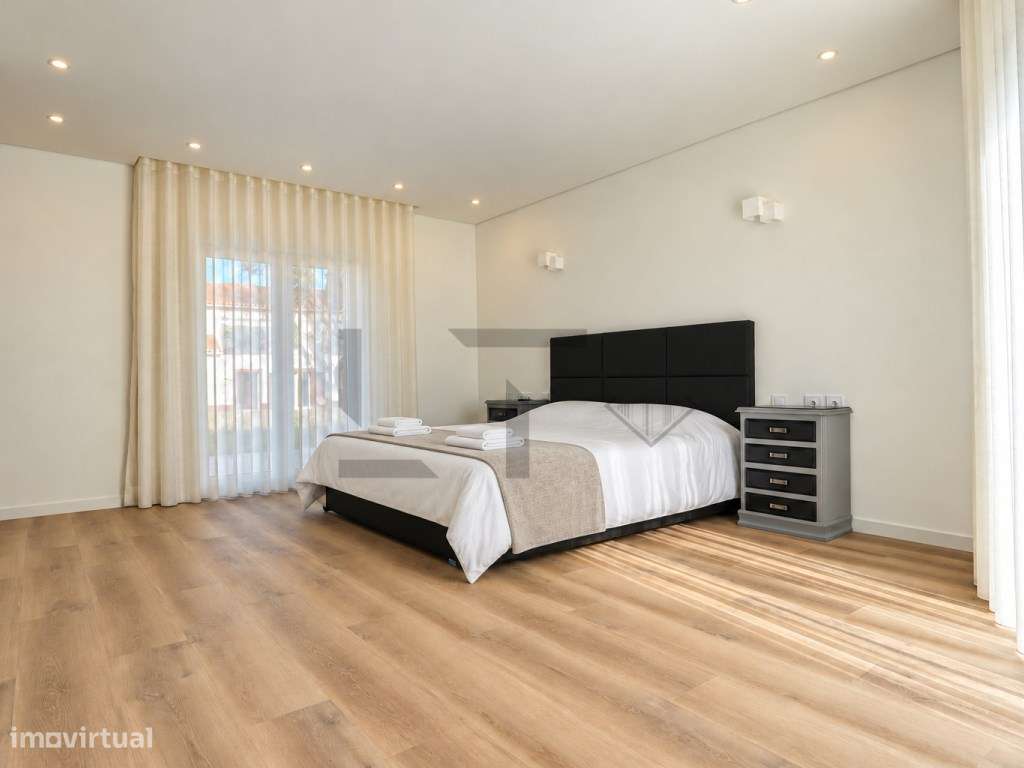 Quinta com 2 Moradias, 2 Campos de Ténis e Piscina, para Venda em P...-27
