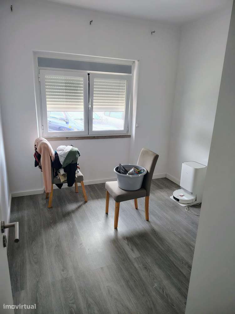 Apartamento T2 remodelado com terraço Casal Do Marco-19