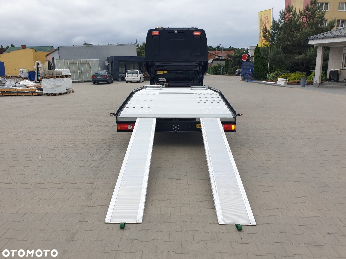 Iveco Daily 210KM BlackLine Tachograf Automat ACC FullLed pomoc drogowa 3.0 210KM  kabina sypialna webasto pneumatyka max - 5