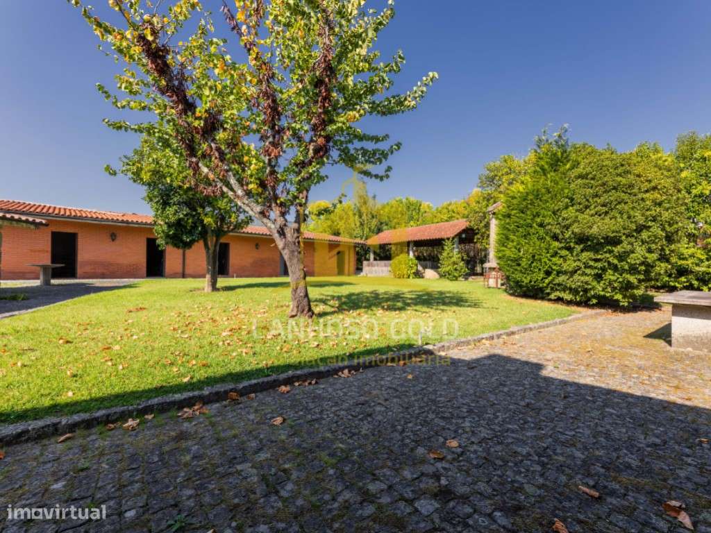 Encantadora Moradia T4 em Pedra Campos e Louredo-20