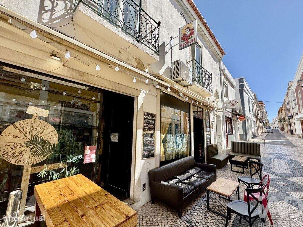 Loja / Estabelecimento Comercial T1 em São Gonçalo De Lagos de 115,00 - Grande imagem: 2/25