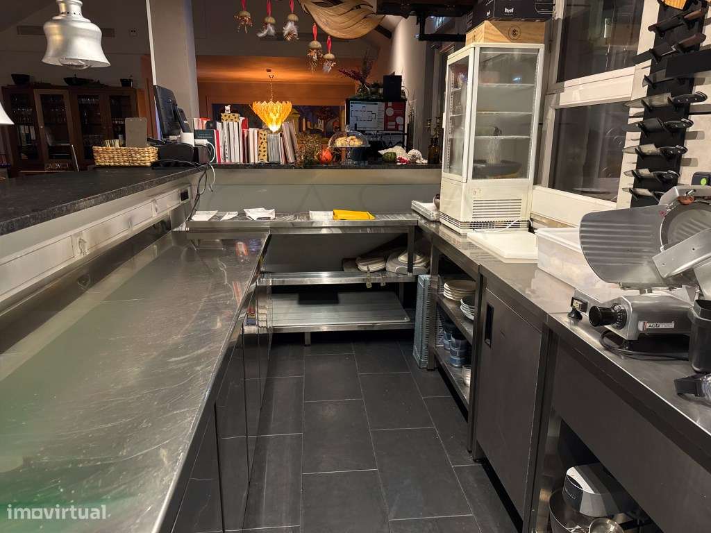 Restaurante e Cocktail Bar pronto a funcionar, totalmente mobilado ...-22