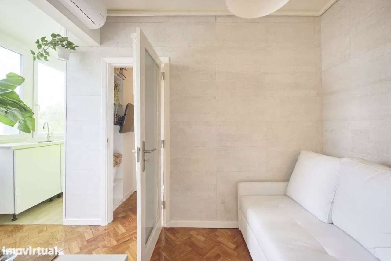 Apt c/ 2 quartos ,varanda ,localização central e A Condicionado - Grande imagem: 2/33