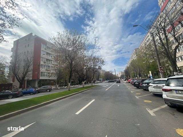 Berceni Piata Sudului Bulevardul Obregia Ap3 camere stradal reabilitat - Imagine principală: 5/20