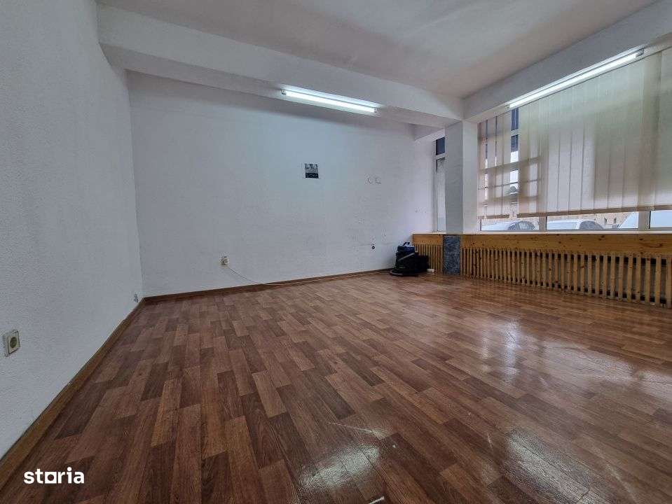 Piata Centrala/ spatiu comercial- 70 mp/ parter + etaj/ liber - Imagine principală: 2/6