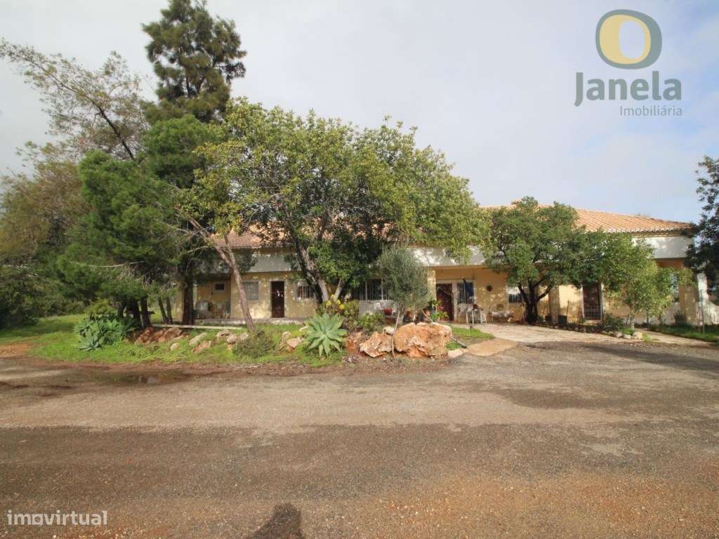 Extraordinaria Quinta Em Santa Barbara De Nexe Com 10 000 M2