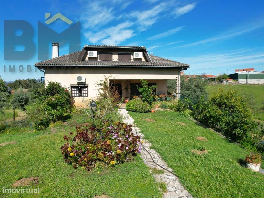 Moradia T3 com terreno a poucos minutos de Castelo Branco - Grande imagem: 2/44