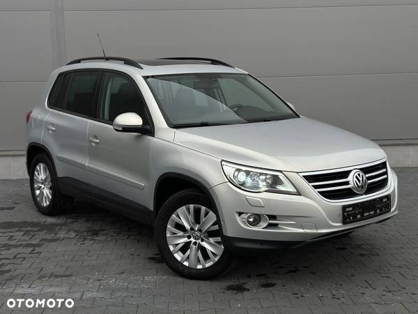 Volkswagen Tiguan - 1