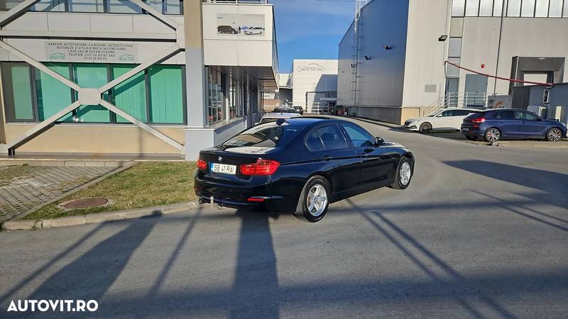 BMW Seria 3 320d xDrive - 5