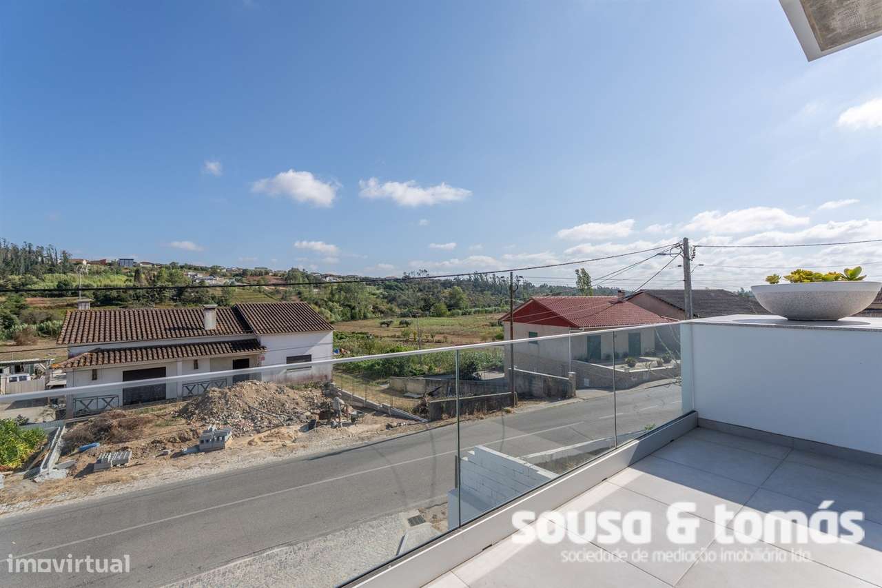 Moradia Geminada T3+1 Venda em Milagres,Leiria-28