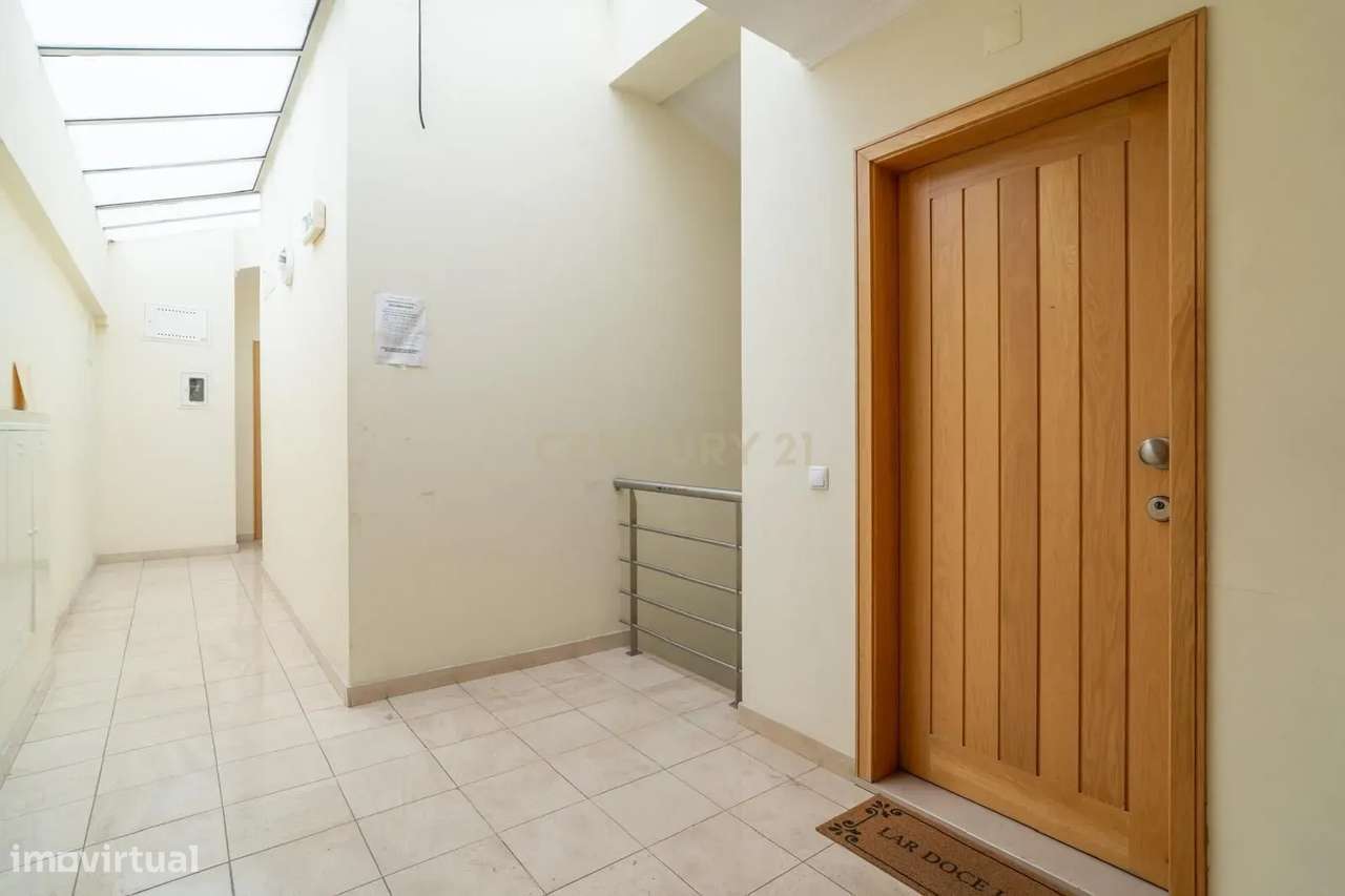 Sótão com dois quartos para venda no centro de Oliveira do Hospital-16