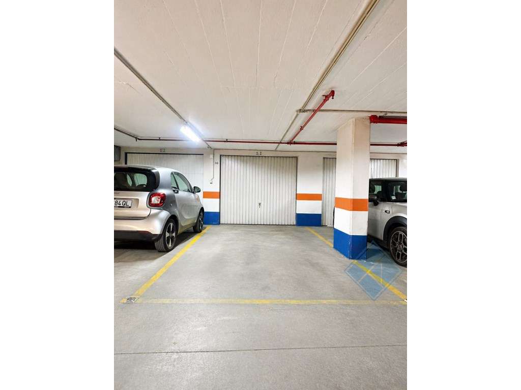 T4 no Areeiro | 180 m², Excelente Exposição Solar e Garagem Box + L...-26