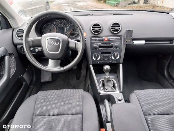 Audi A3 2.0 TDI Sportback DPF quattro Attraction - 28