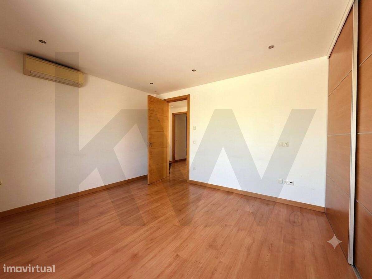 Moradia Isolada de Luxo, T5 com Piscina para a venda em Santo António-25