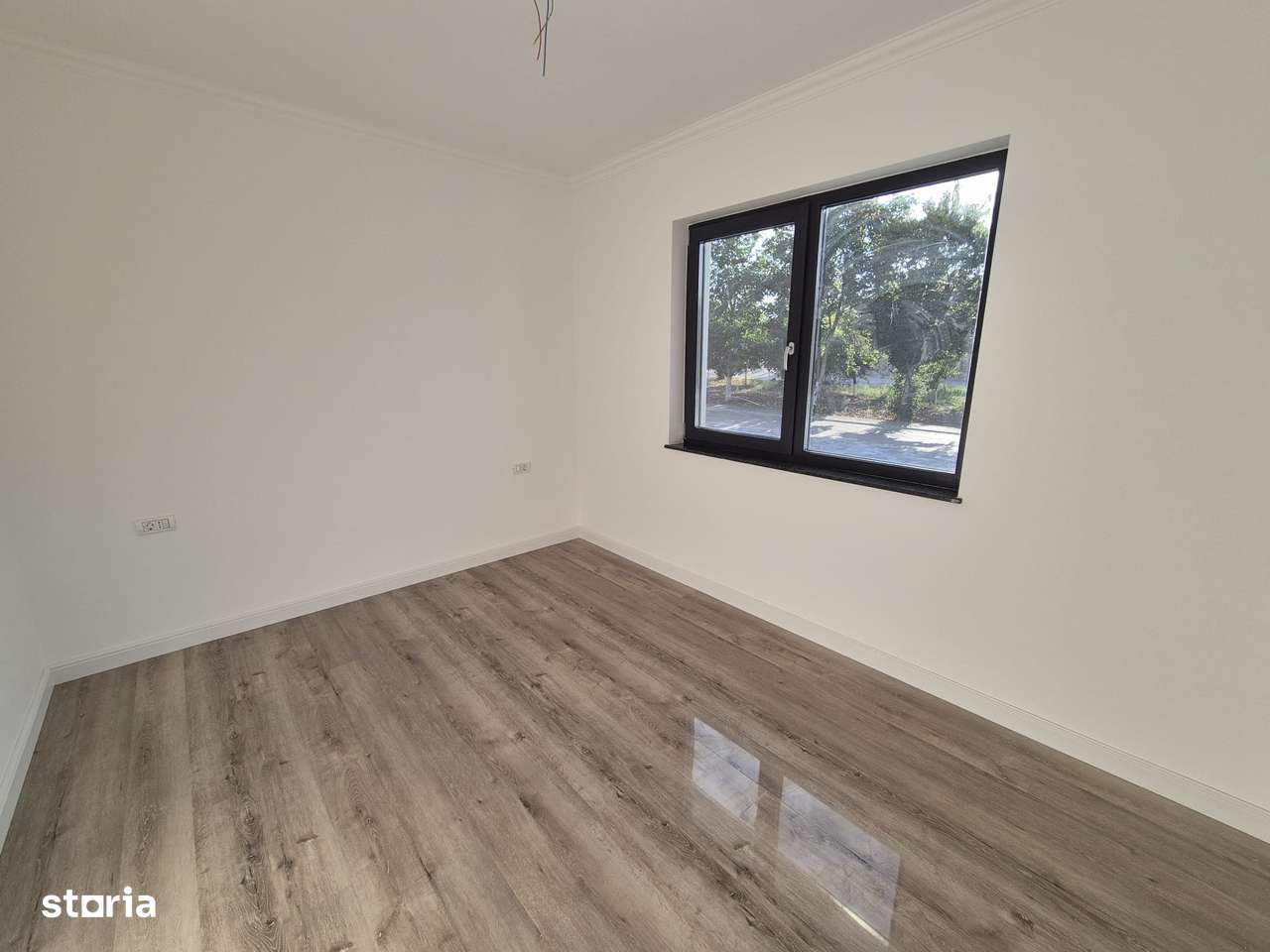 Vilă elegantă 4 camere+garaj, finisată, teren 611 mp,  comision 0-8