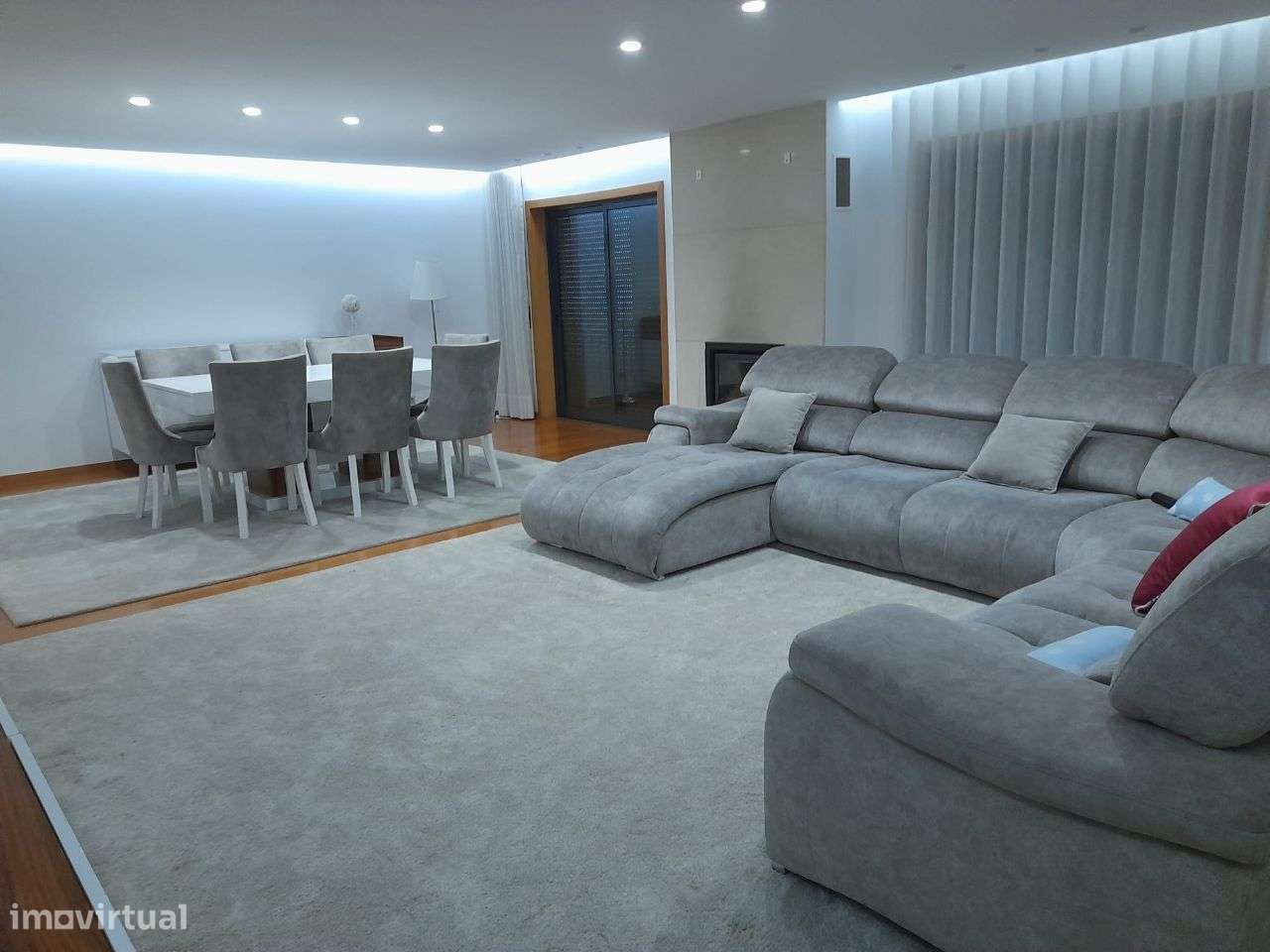 Moradia T4 com piscina - Grande imagem: 1/16