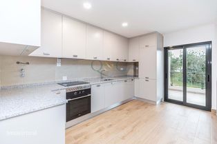 Apartamento T2 mobilado no rés do chão perto do centro de Loulé recen - Grande imagem: 4/12