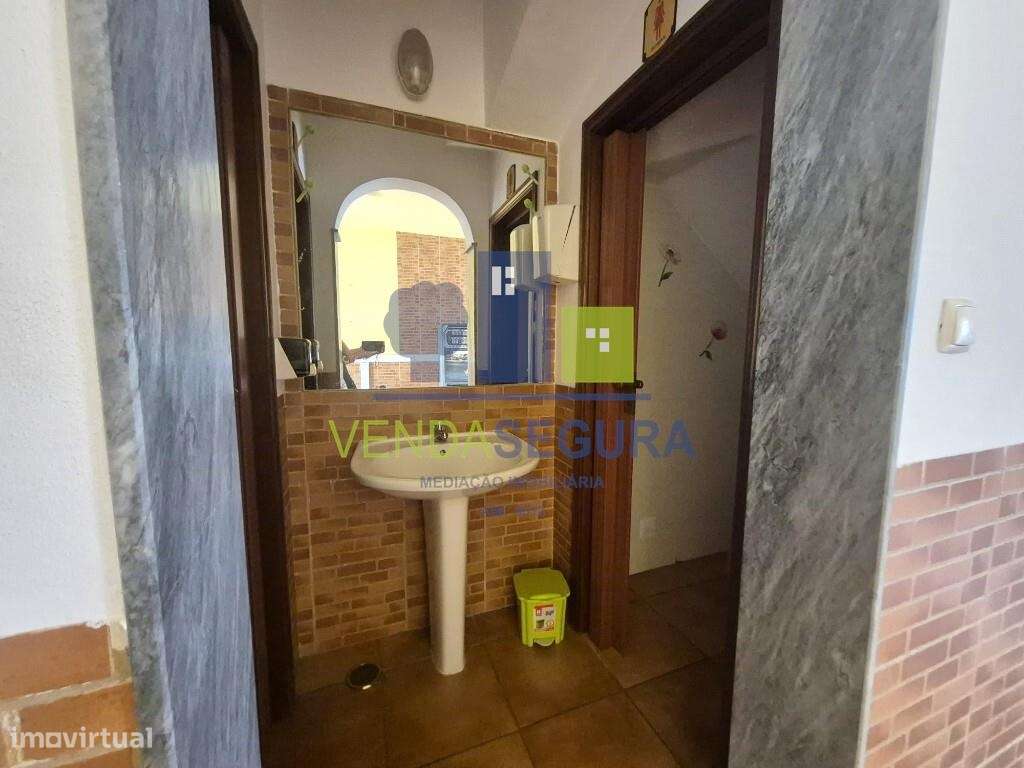 Espaço Comercial + Apartamento T1 | Zona da Salúquia | Moura - Grande imagem: 5/17