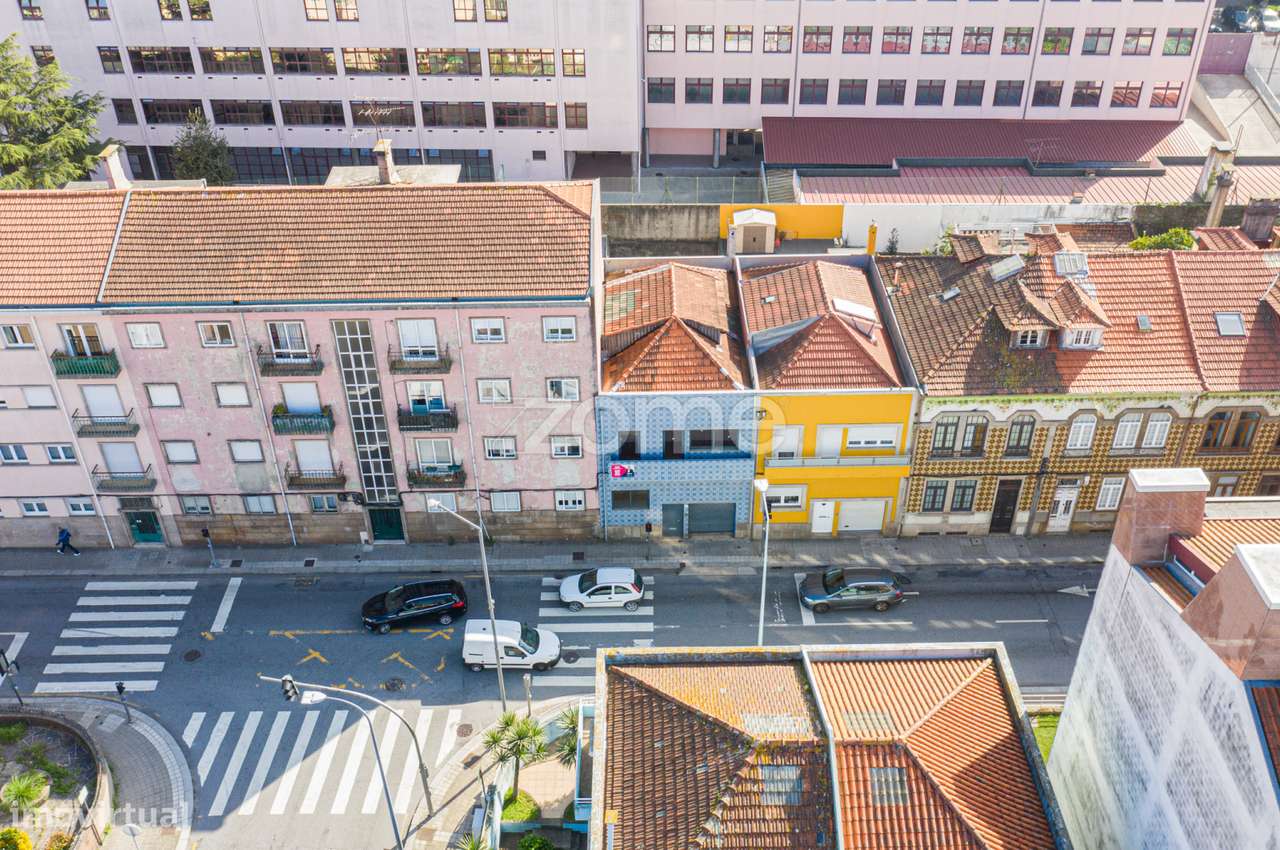 Moradia T6 na Rua do Amial (ao Colégio Luso-Francês) - Grande imagem: 3/52