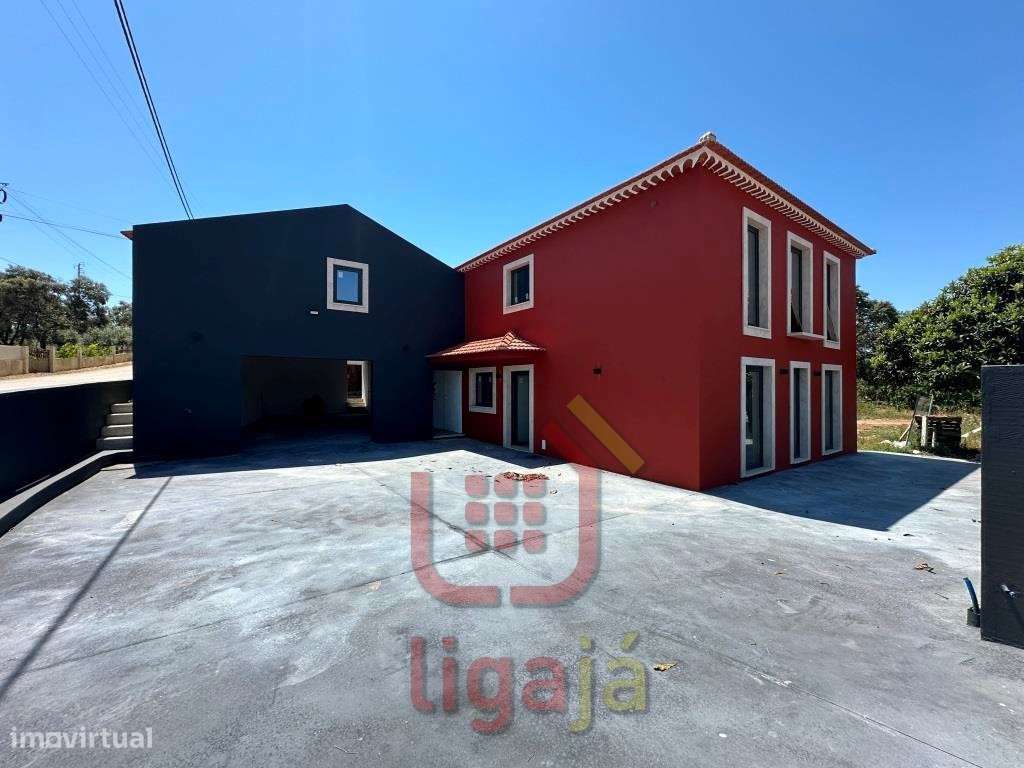 Moradia T4 de Excelência em Ourém-26